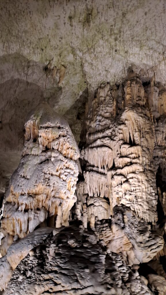 Formacje w Jaskini Postojna