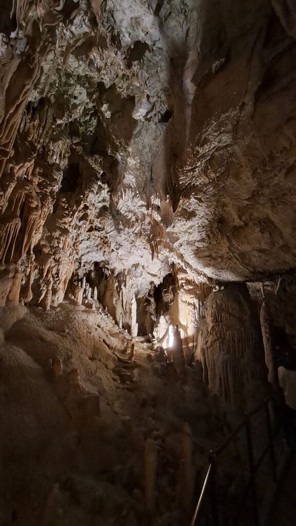 Formacje w Jaskini Postojna